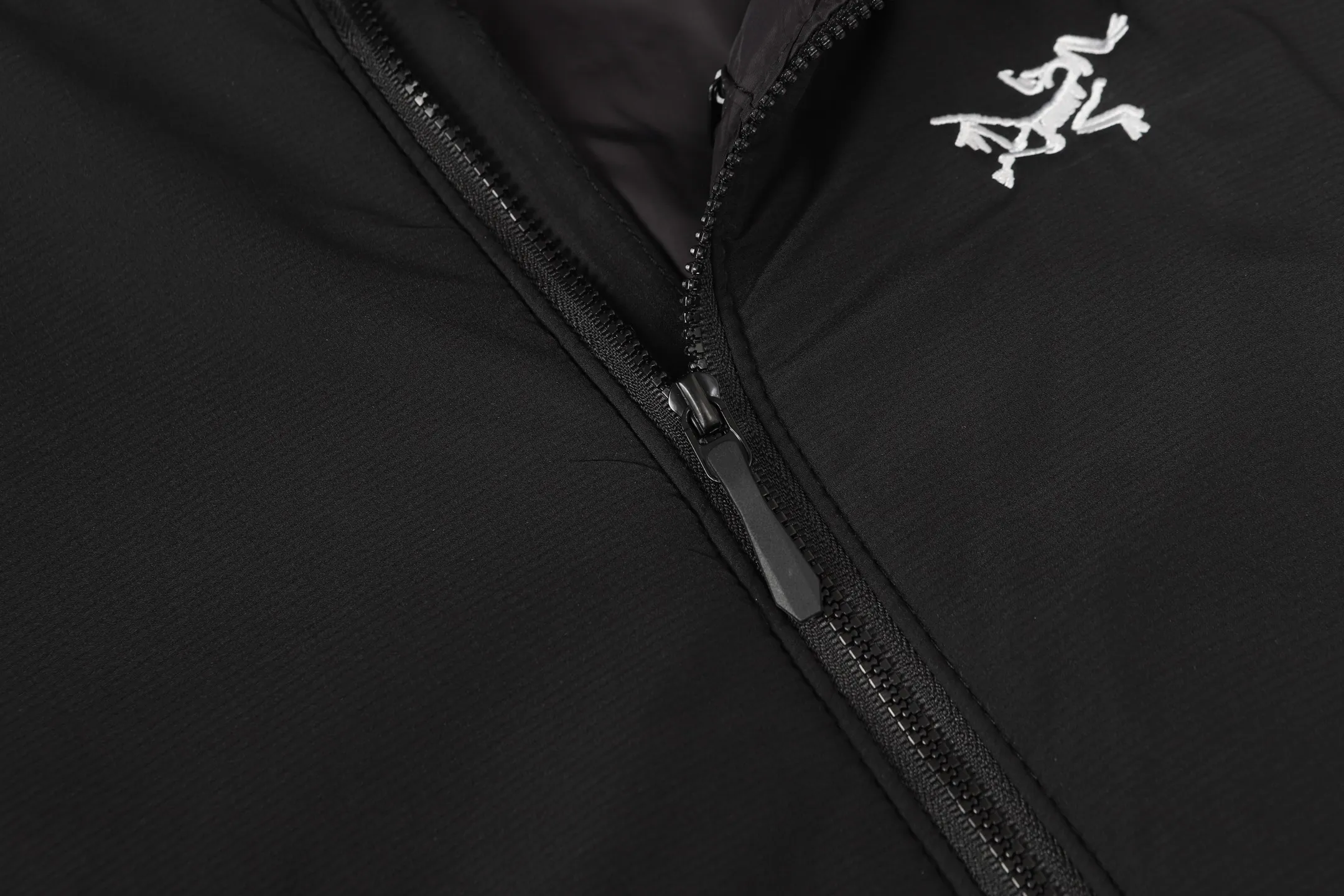 ARC'TERYX 25 Quality 。 B ， ， 、 、 、 。 ， ， ， ， Versatile ， ， ， ， ， 、 、 ， ， … ， ， ， ， ， ： ， ， ， 。 ， 。 ， 。 ：Black/ White/ Green/Navy Blue /Yellow Size：S-XXL